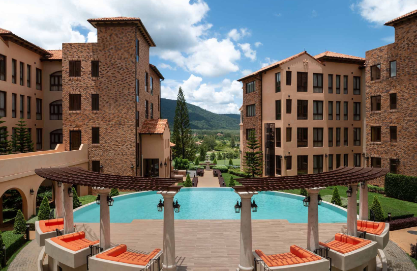 castello_pool