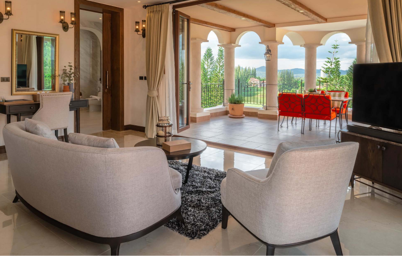 balcony_suite2